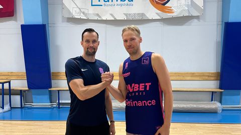 "Rīgas zeļļi" komandas sastāvu papildina Jānis Bērziņš