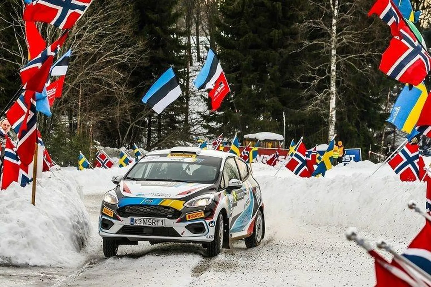 Autoralli MM-sarja JWRC klassis asuvad Roland Poom ja Ken Järveoja pärast Rootsi MM-rallit 18 punktiga teisel kohal.