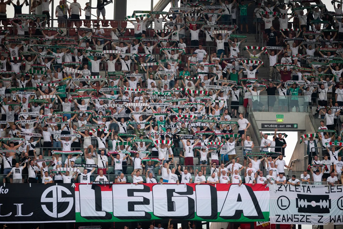 Varssavi Legia fännid eilsel kodumängul Bodø/Glimtiga.