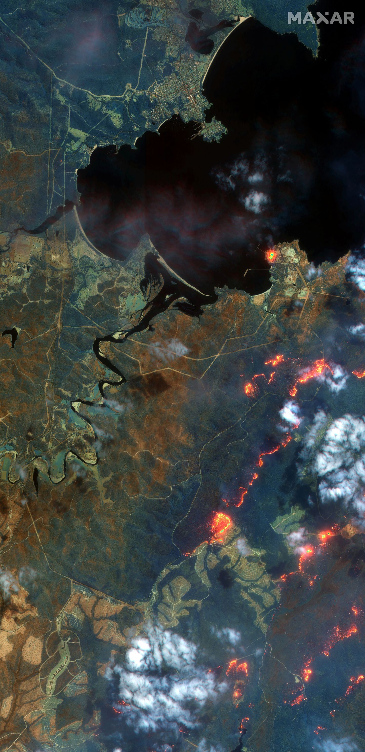 Satelliitfotolt nähtavad põlengud Edeni ümbruses.