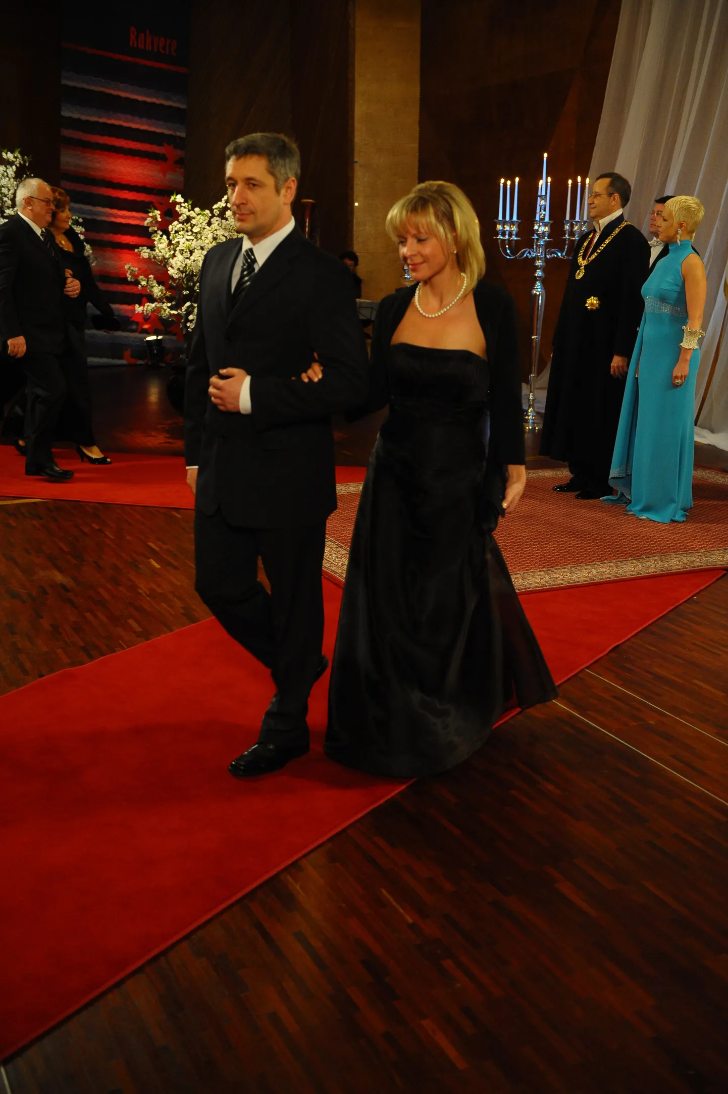 Дмитрий Липатов с супругой.