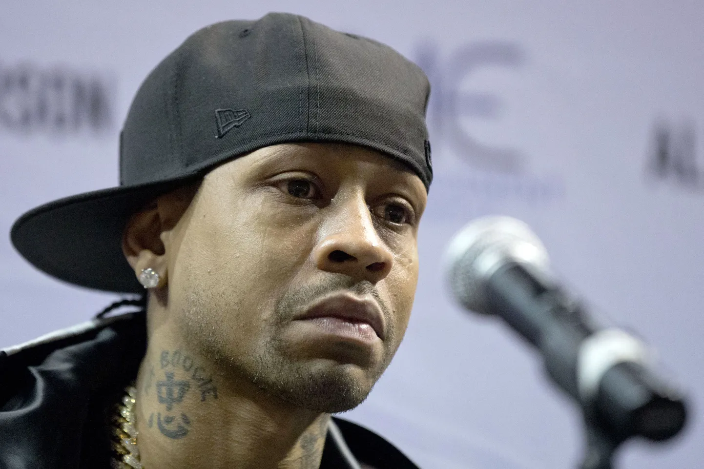 Ametlikult karjääri lõpetamisest teatanud Allen Iverson eilsel pressikonverentsil.
