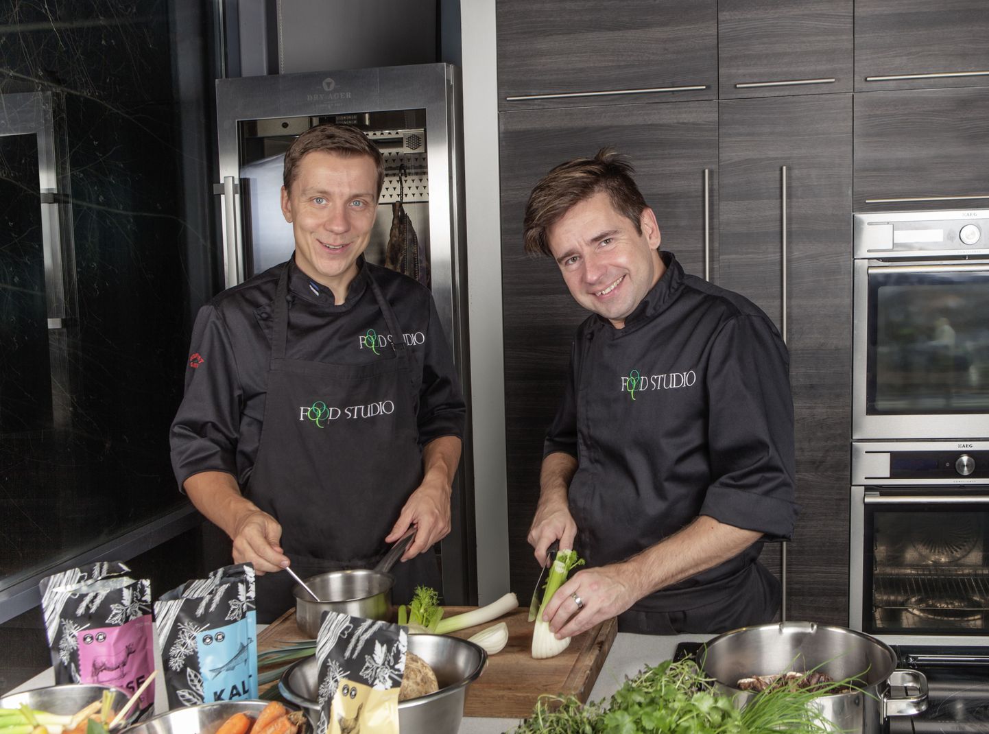 Food Studio omanikud Helgor Markov (vasakul) ja Indrek Kivisalu.