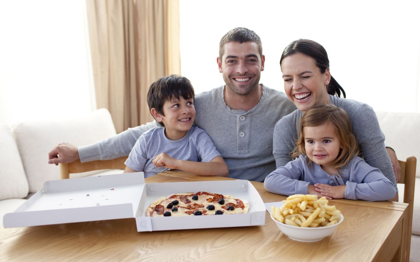 Pere toitumisharjumused mõjutavad laste kehakaalu.