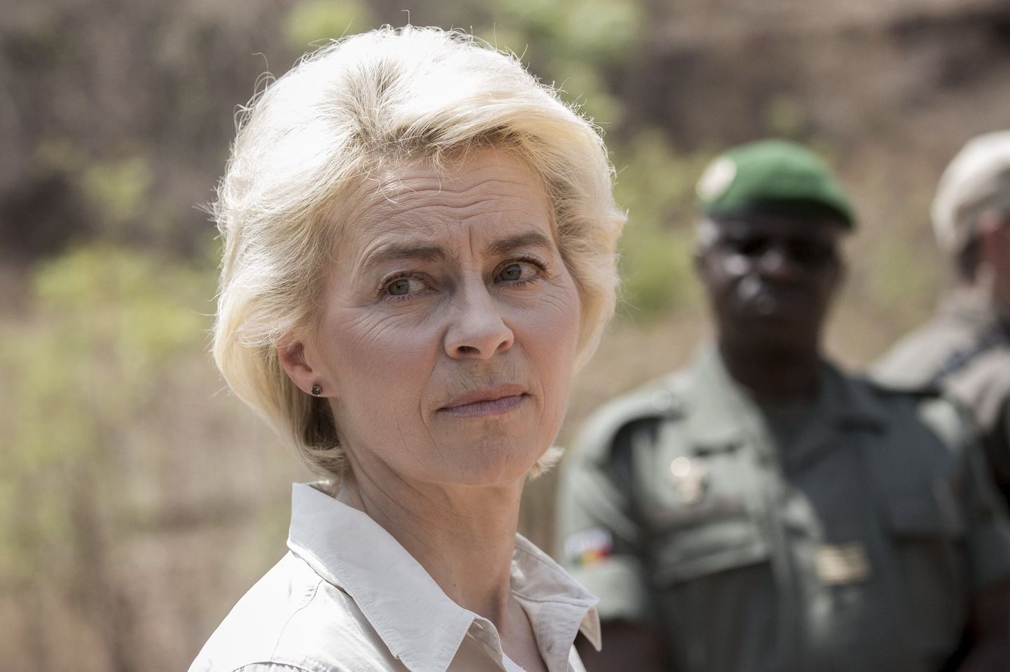 Saksa kaitseminister Ursula von der Leyen 2016. aasta aprillis Malis Koulikoros Euroopa Liidu Mali väljaõppemissiooni (EUTM) inspekteerimas.