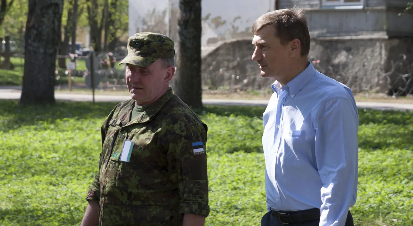 Peaminister Andrus Ansip külastas kaitseväe suurõppust Kevadtorm 2013.