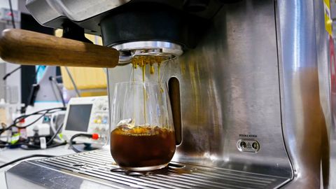 Külmpruuli kohvi tuleb muidu oodata ööpäeva jagu – teadlaste abiga võtab see vaid minuteid