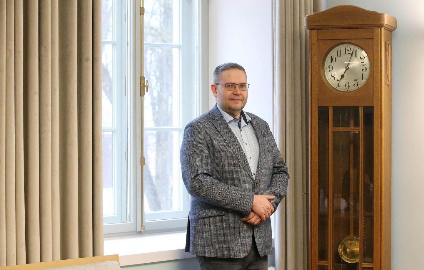 Riigikohtu esimees Villu Kõve oma kabinetis.