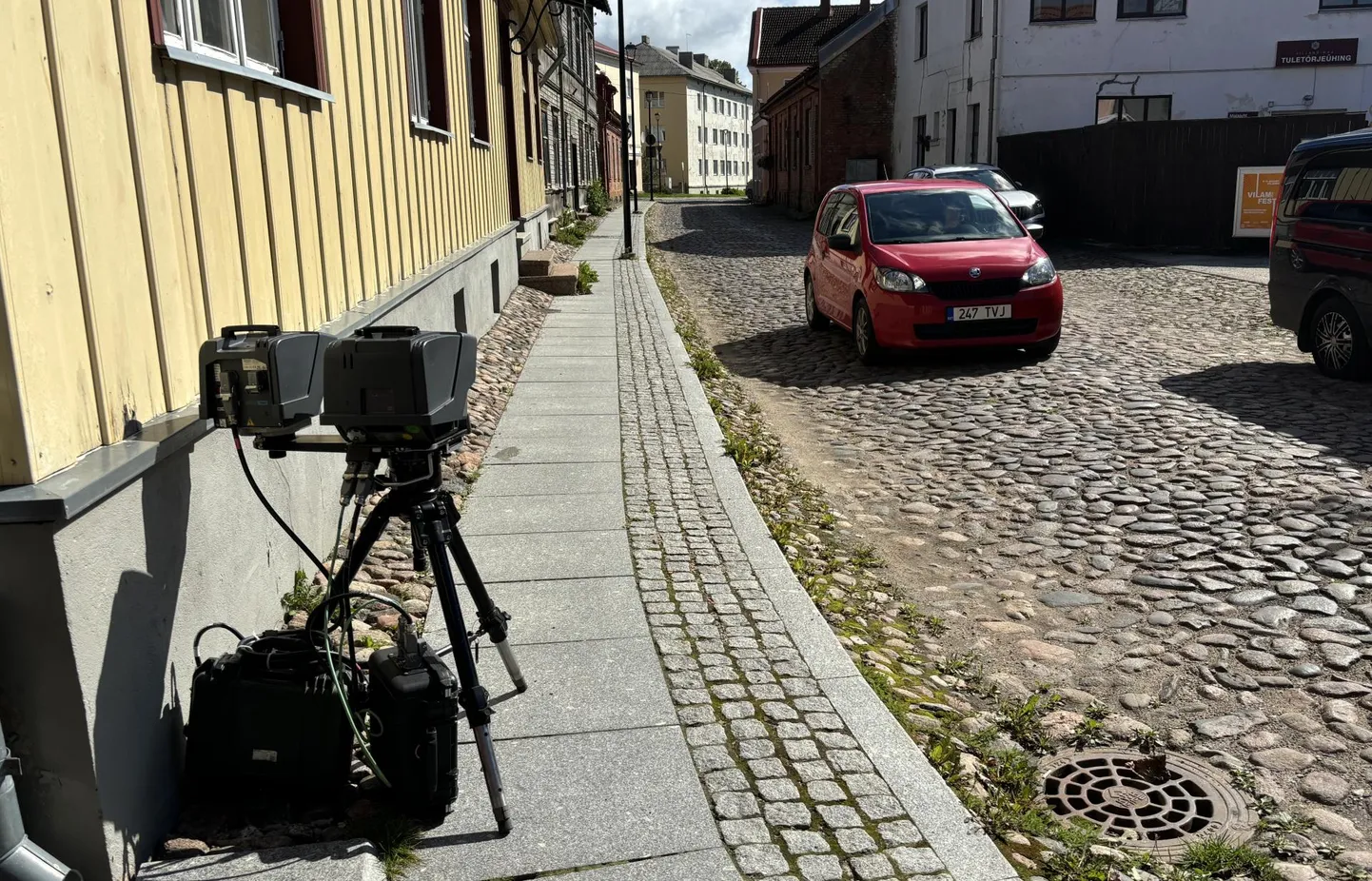 Politseinikud kontrollisid, kuivõrd peavad autojuhid kinni Väike-Turu tänava kiiruspiirangust.