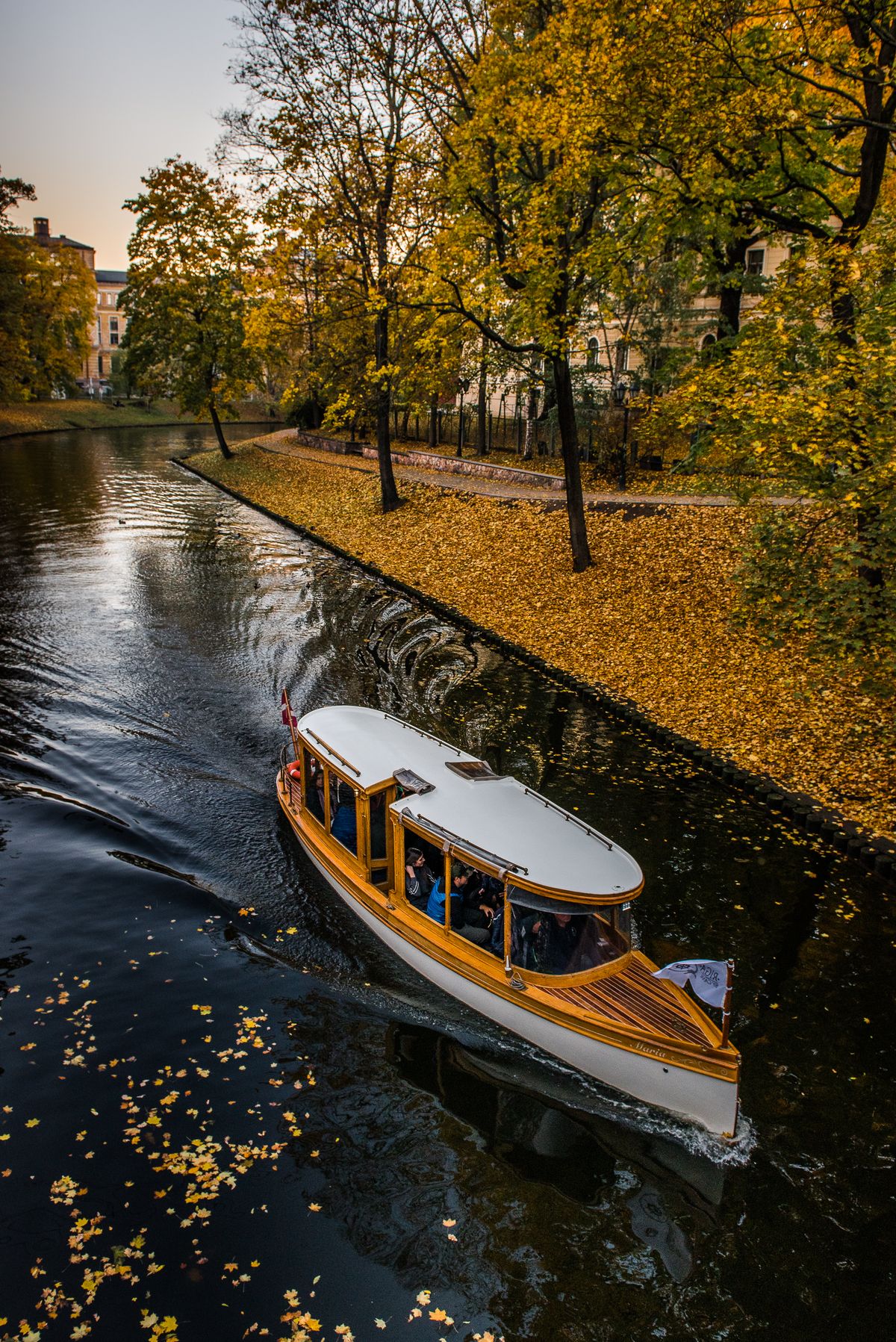 Rīgas kanāls ar kuģīti