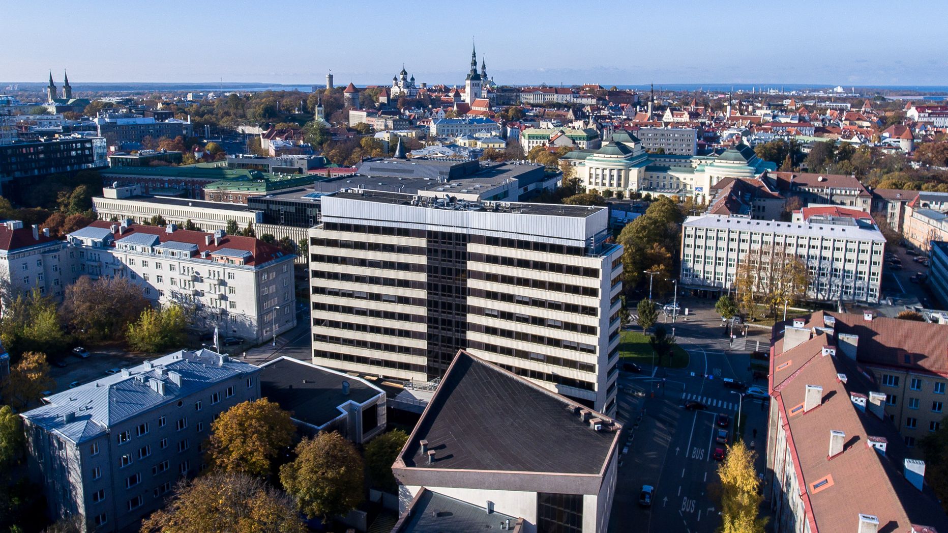 Due to state budget spending cuts, the Estonian Ministry of Foreign Affairs is laying off 45 positions and closing the consulates general in New York and San Francisco.