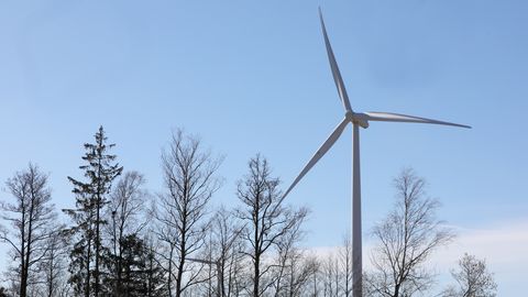 Opozīcija aicina valdību apturēt jaunu vēja enerģijas staciju projektu apstiprināšanu