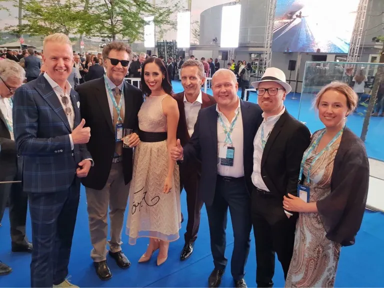 Elina Nechayeva, Will Ferrell ja teised