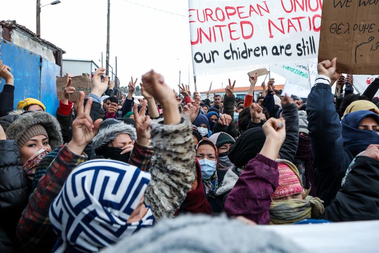 Lesbose saare migrantide meeleavaldus põgenikelaagri ülerahvastatuse vastu ning asüüliprotsessi venimise vastu 3. veebruaril 2020. 
