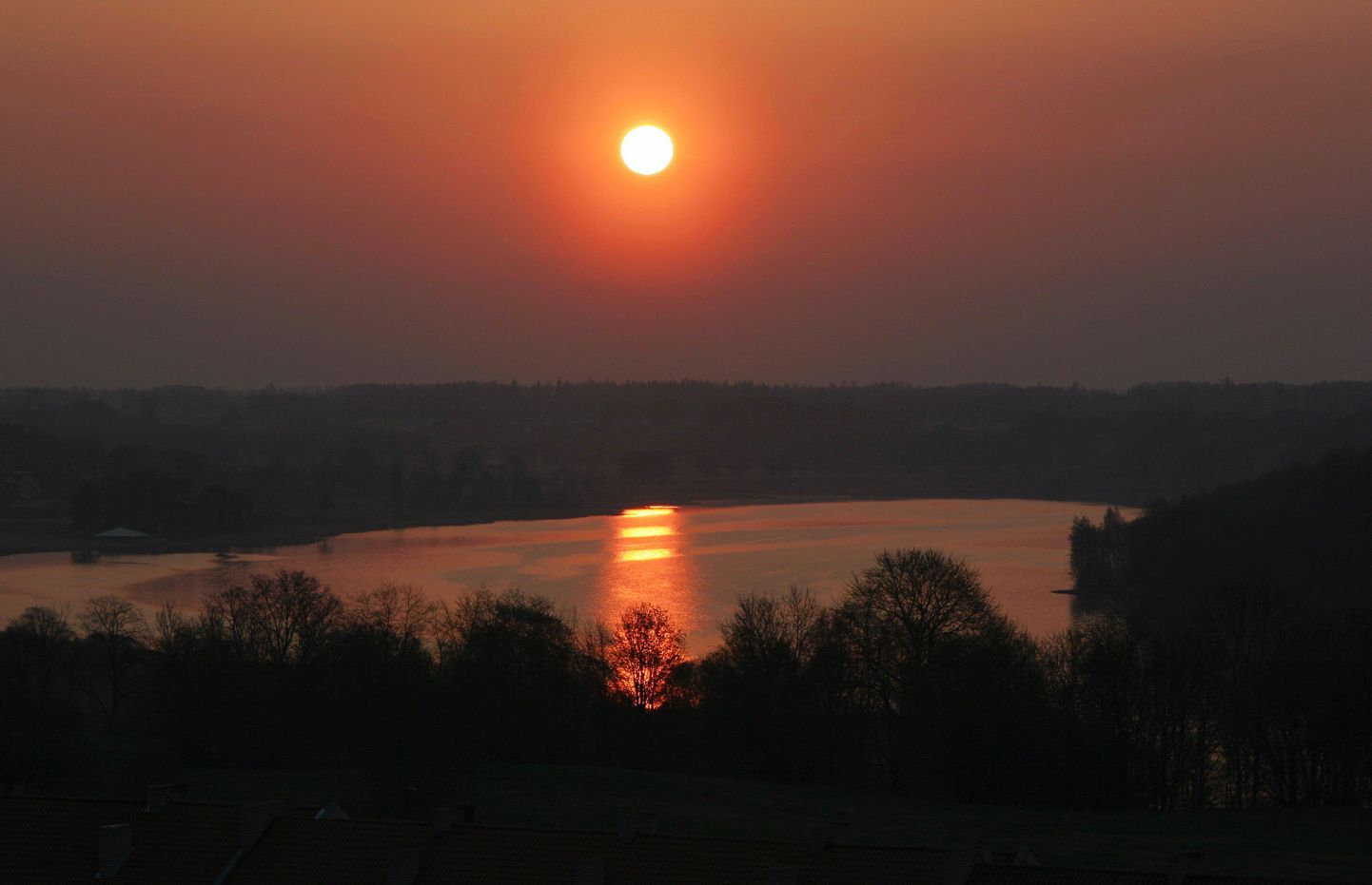 Tulevikus saab päikesetõusu Viljandi järve ääres nautida ka Loojangu tänavalt.