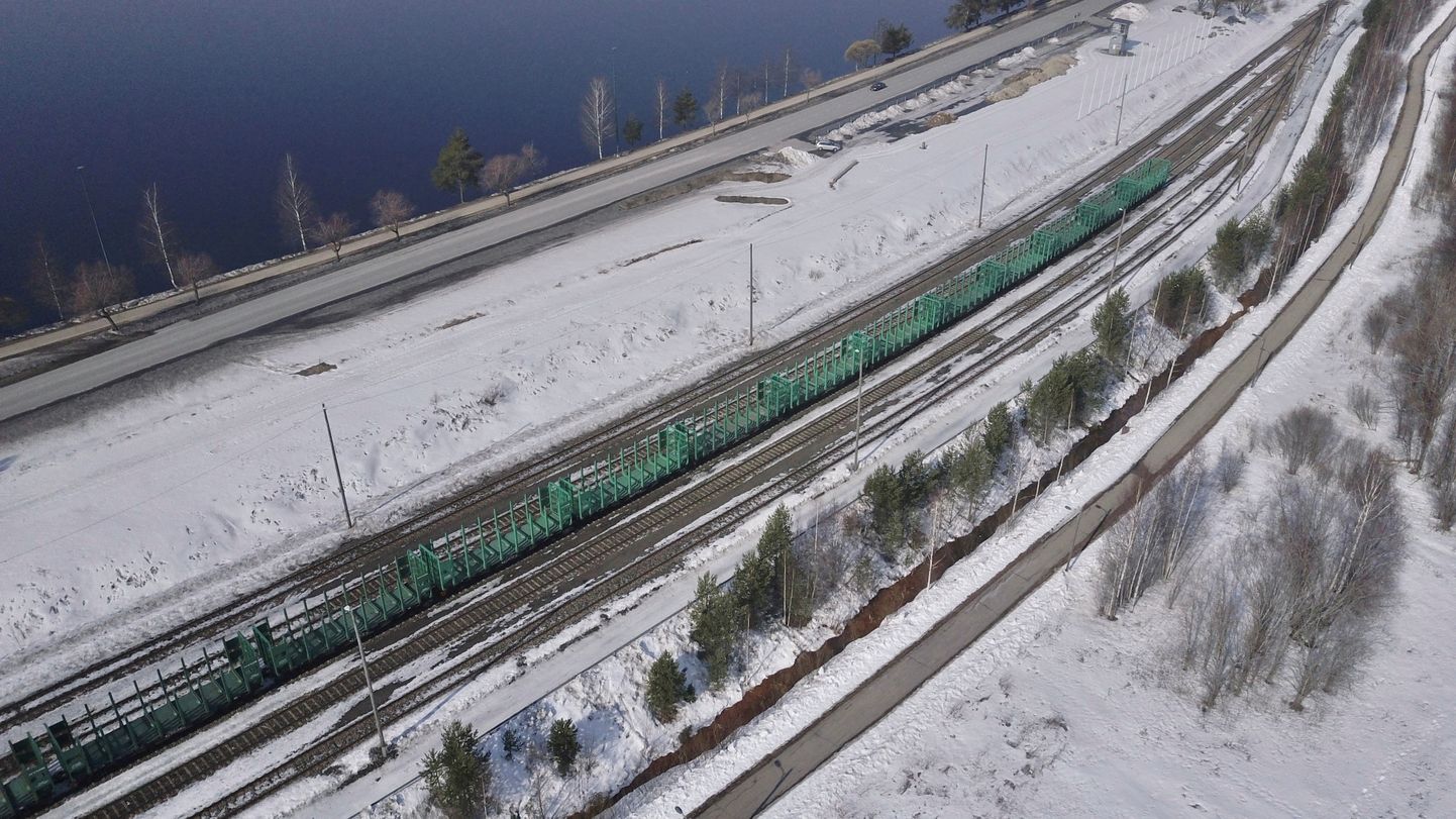 Puiduveoks kasutatavad tühjad vagunid seisavad Imatra raudteerööbastel, kuna Venemaa sissetungi tõttu Ukrainasse on puidu import Venemaalt Soome peatunud.