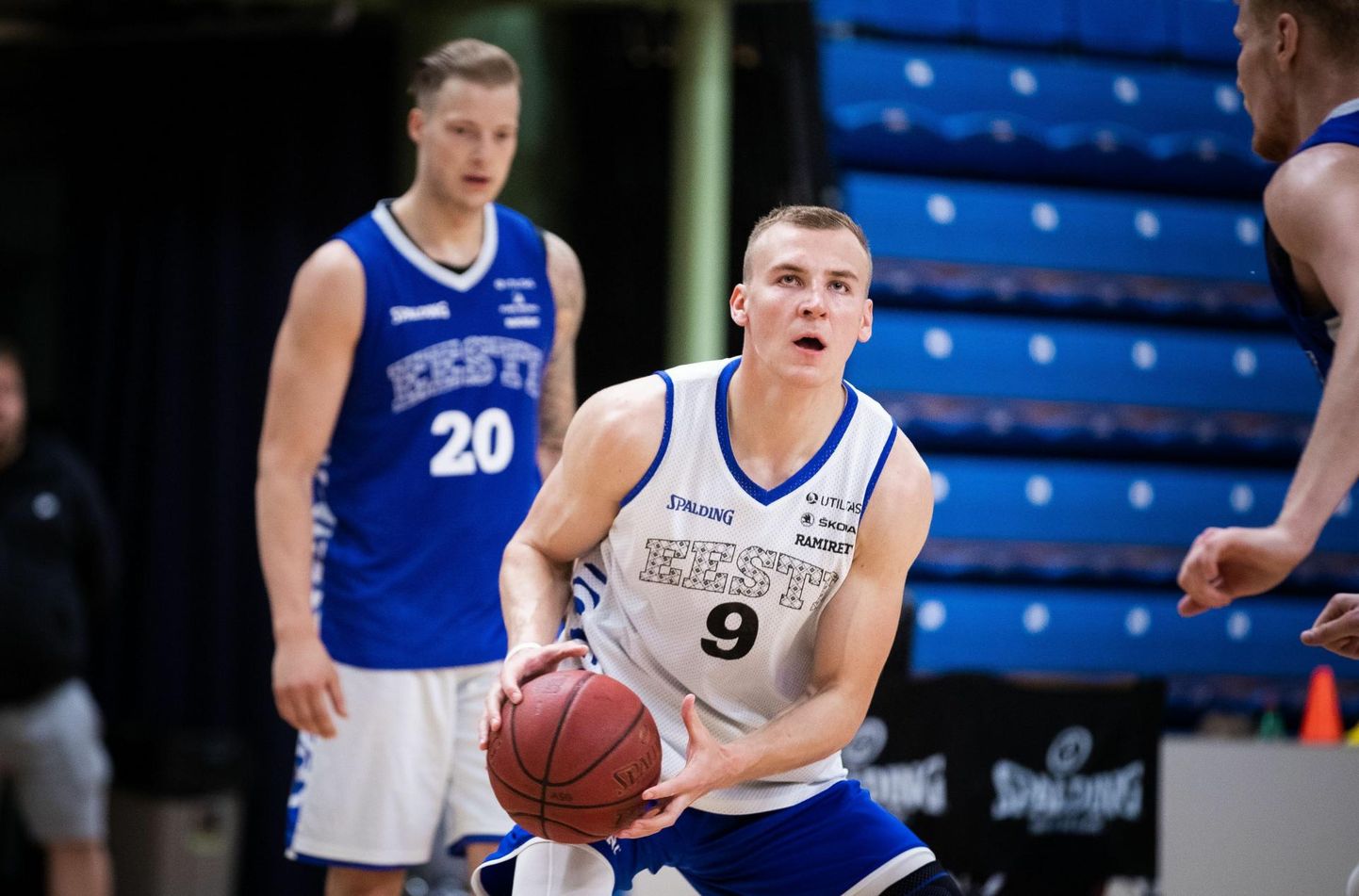 Pärnu Sadama kevadel Eesti meistriks aidanud ääremängija Artur Konontšuk hakkab uuel hooajal mängima Kalev/Cramos.