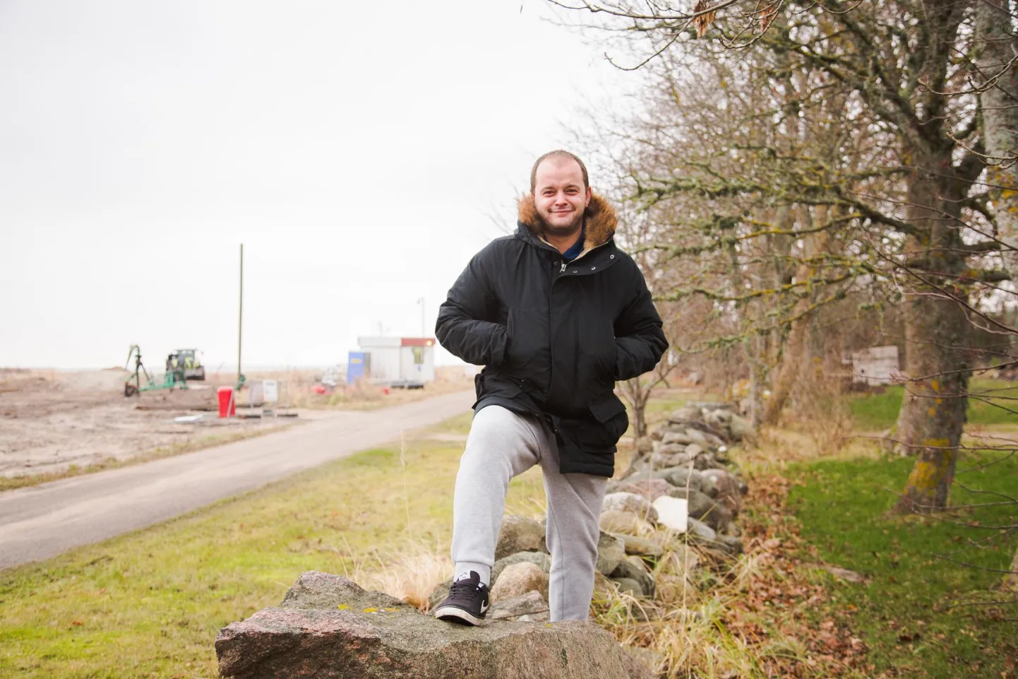 Paar aastat Austraalias töötanud Daniel Tapp kolis mullu juunis tagasi kodumaale. Juulis naasis ta juurte juurde, kolides Kihnu, kus töötab vallas projektijuhi ja koolis kehalise kasvatuse õpetajana.