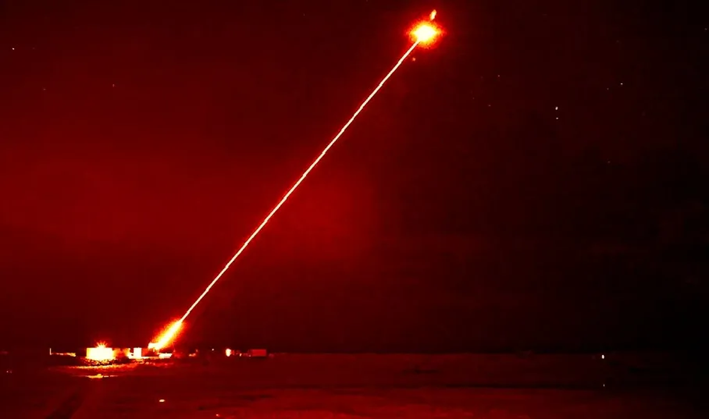 Dragonfire laserrelva katsetus.