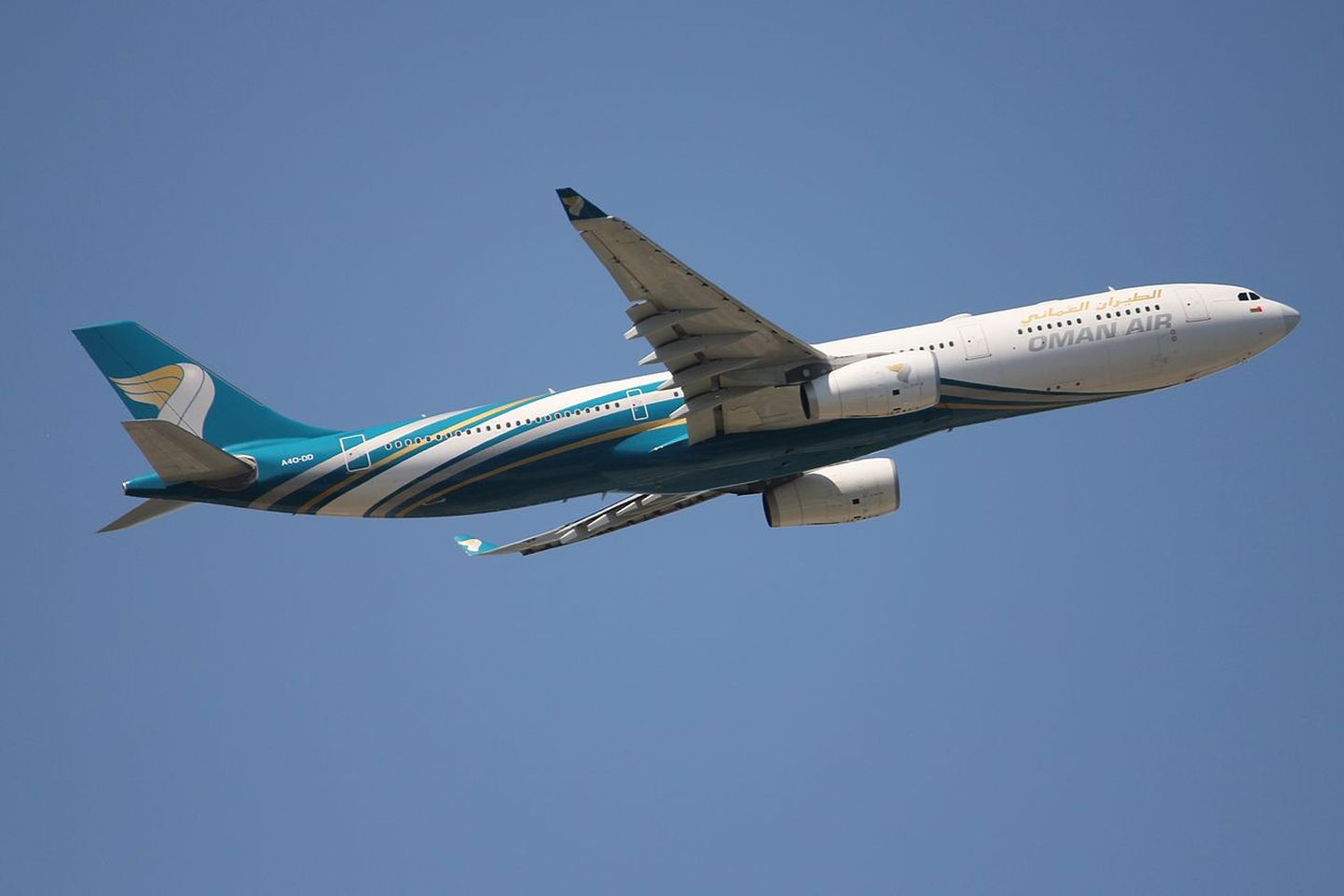 Oman Airi Airbus 330-300 Frankfurdist õhku tõusmas.