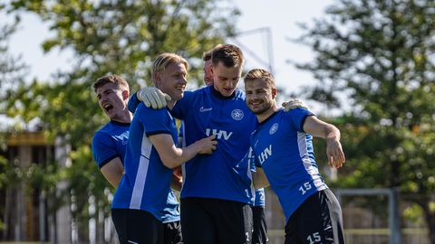 GALERII ⟩ Eesti jalgpallikoondis valmistub Pärnus algavaks Balti turniiriks