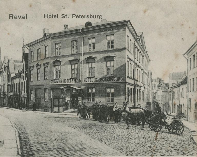 Отель «Санкт-Петербург» на улице Ратаскаэву (открытка).
