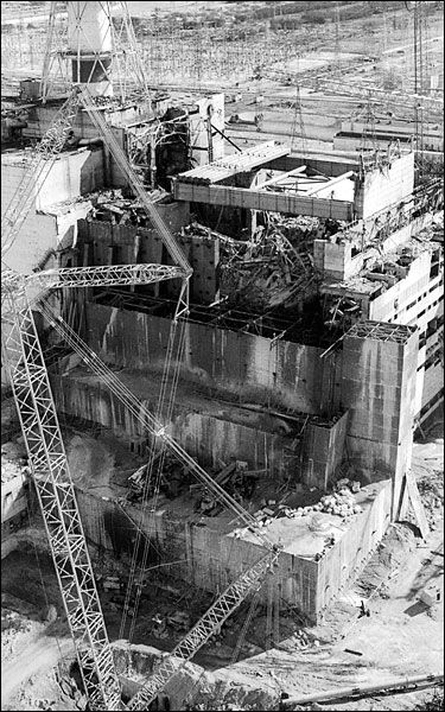 Tšernobõli tuumajaama neljas reaktor pärast plahvatust.