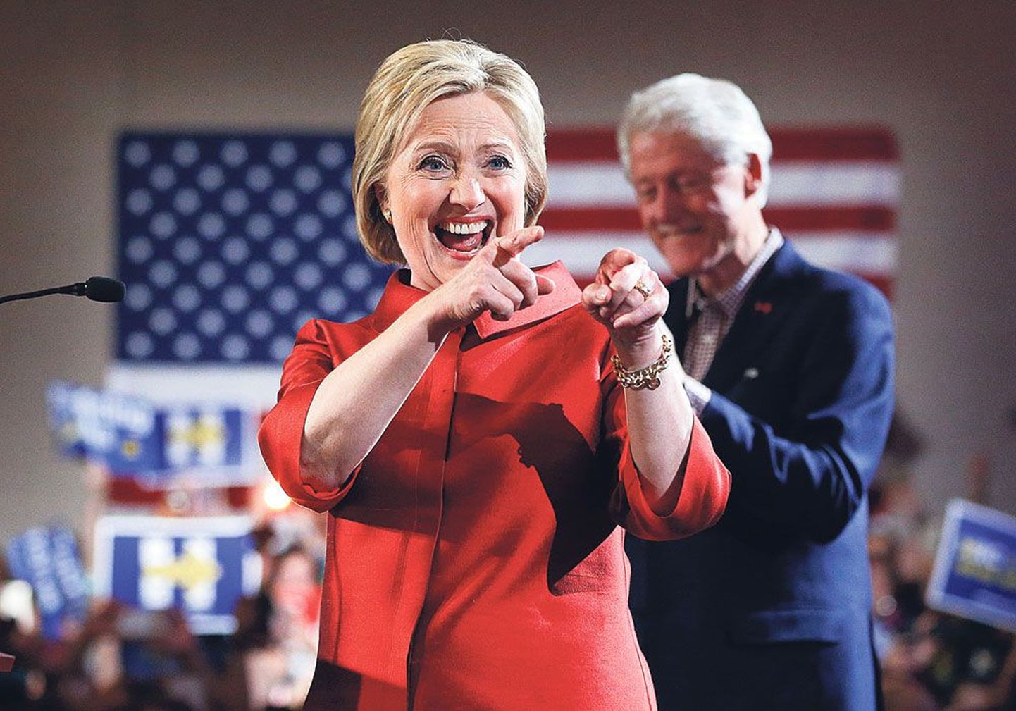 Выступая с победной речью в Лас-Вегасе, Хиллари Клинтон была уверена в надежности своего тыла.