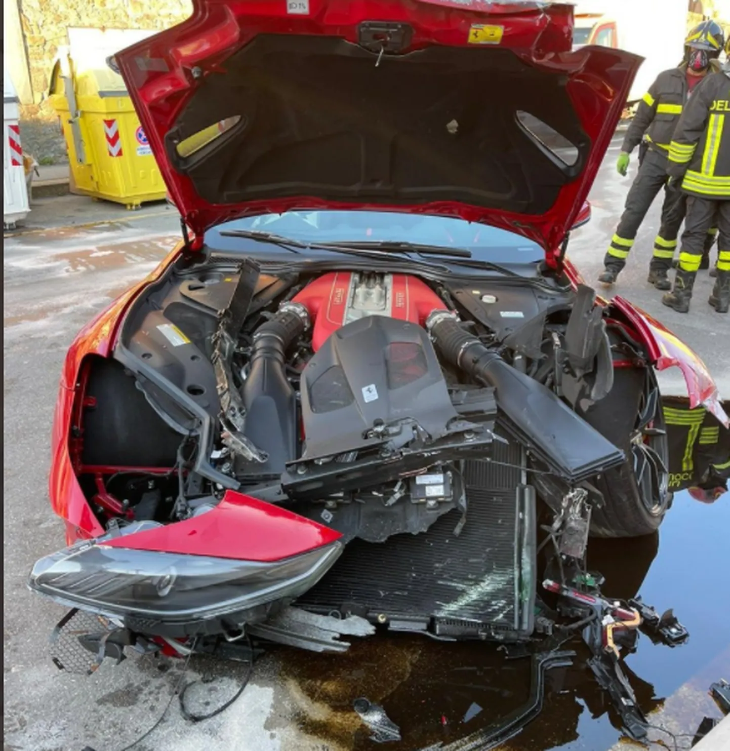 Federico Marchetti katkine Ferrari.