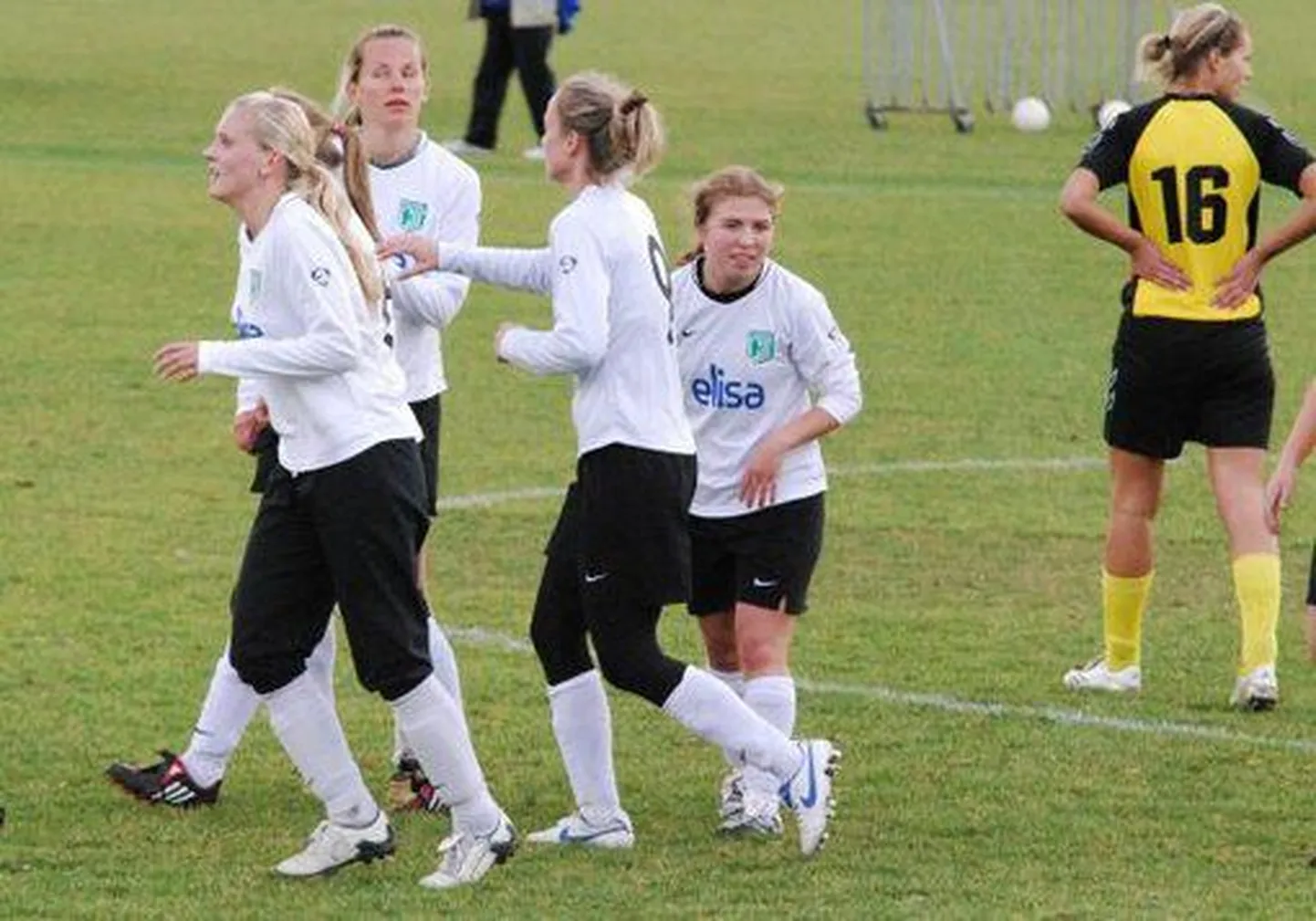 FC Flora naisjalgpallurid.