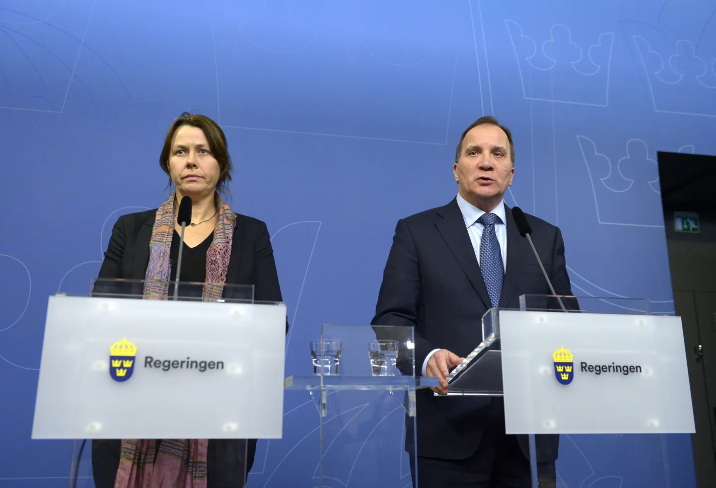 Rootsi peaminister Stefan Löfven (paremal) ja asepeaminister Asa Romson täna pagulaspoliitika muutmisest teatamas.