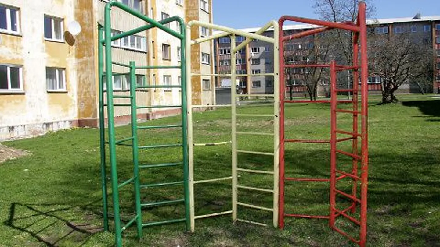 Детская лесенка на улице Калеви в Кохтла-Ярве