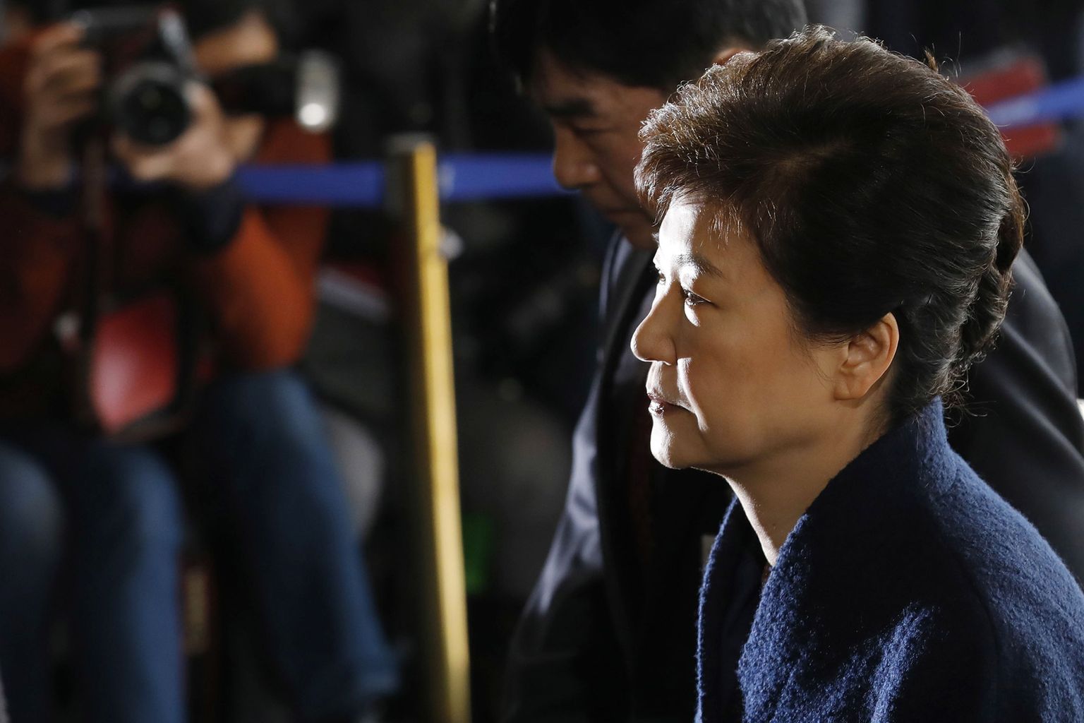 Park Geun-hye prokuratuuri saabumas.