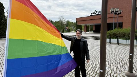 Ka Ugala ees lehvib täna vikerkaarelipp