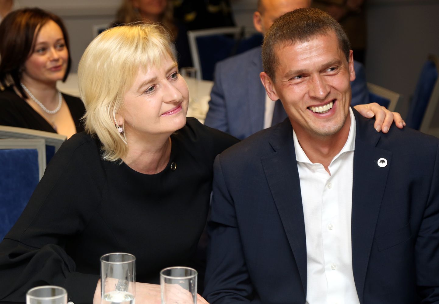 Jaunās konservatīvās partijas (JKP) līderi Saeimas vēlēšanās Juta Strīķe un Juris Jurašs sagaida 13. Saeimas vēlēšanu rezultātus.