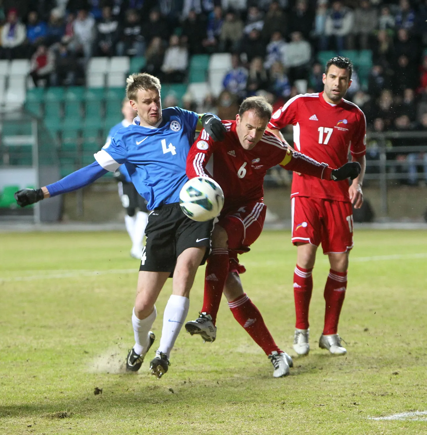 Raio Piiroja (vasakul) mängus Andorraga.