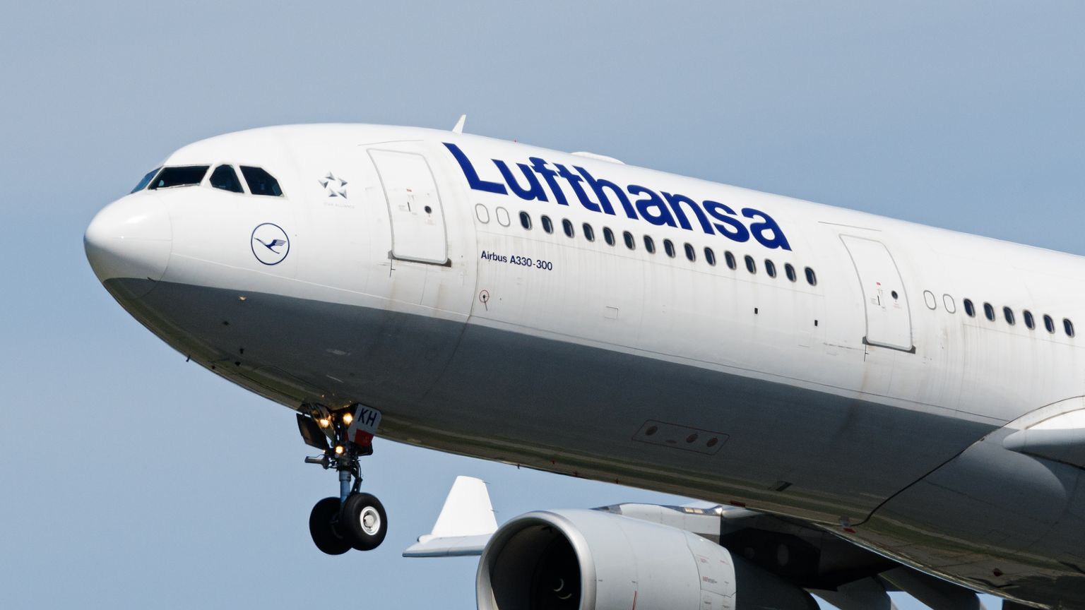 Lufthansa lennuk Airbus A330-300. Foto on illustratiivne.