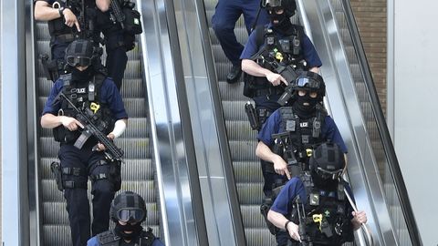 В Лондоне арестовали 12 человек в доме одного из участников терактов