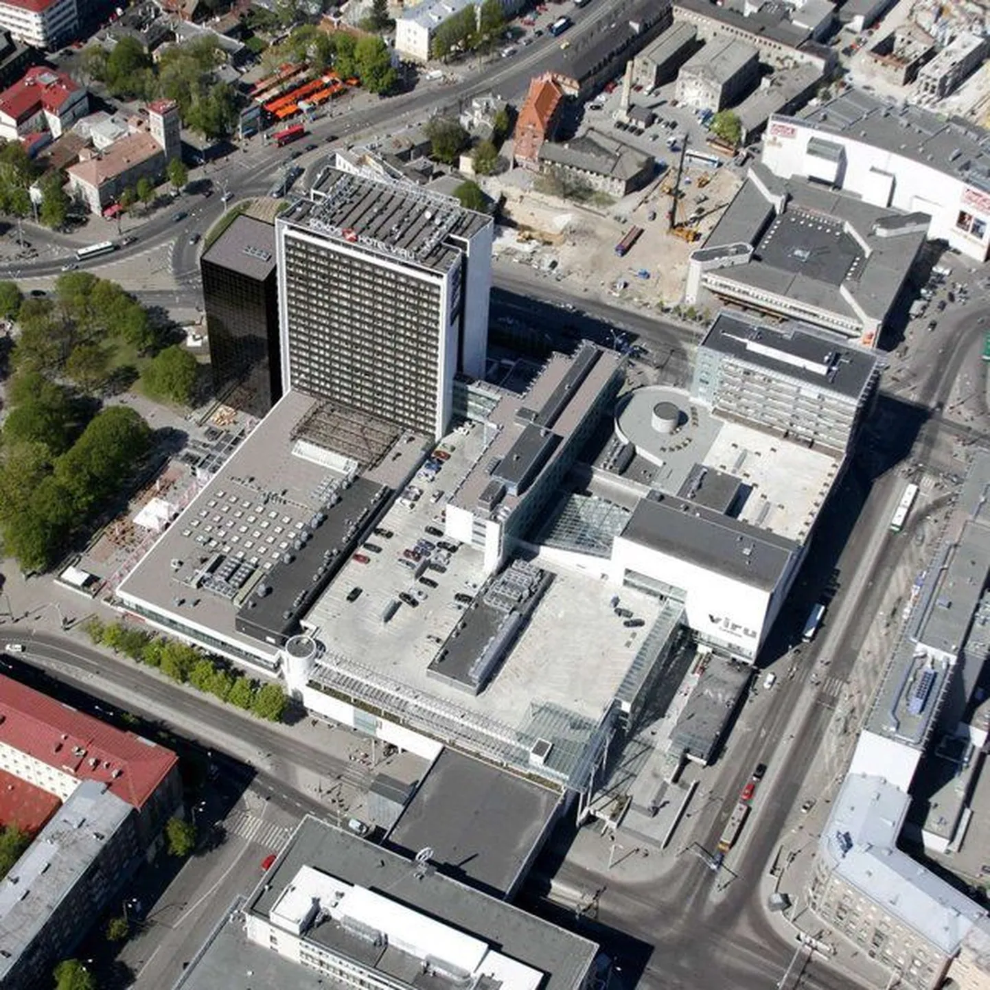 Arhitektuuribüroo Künnapu & Padrik visioon Viru hotelli juurdeehitusest.