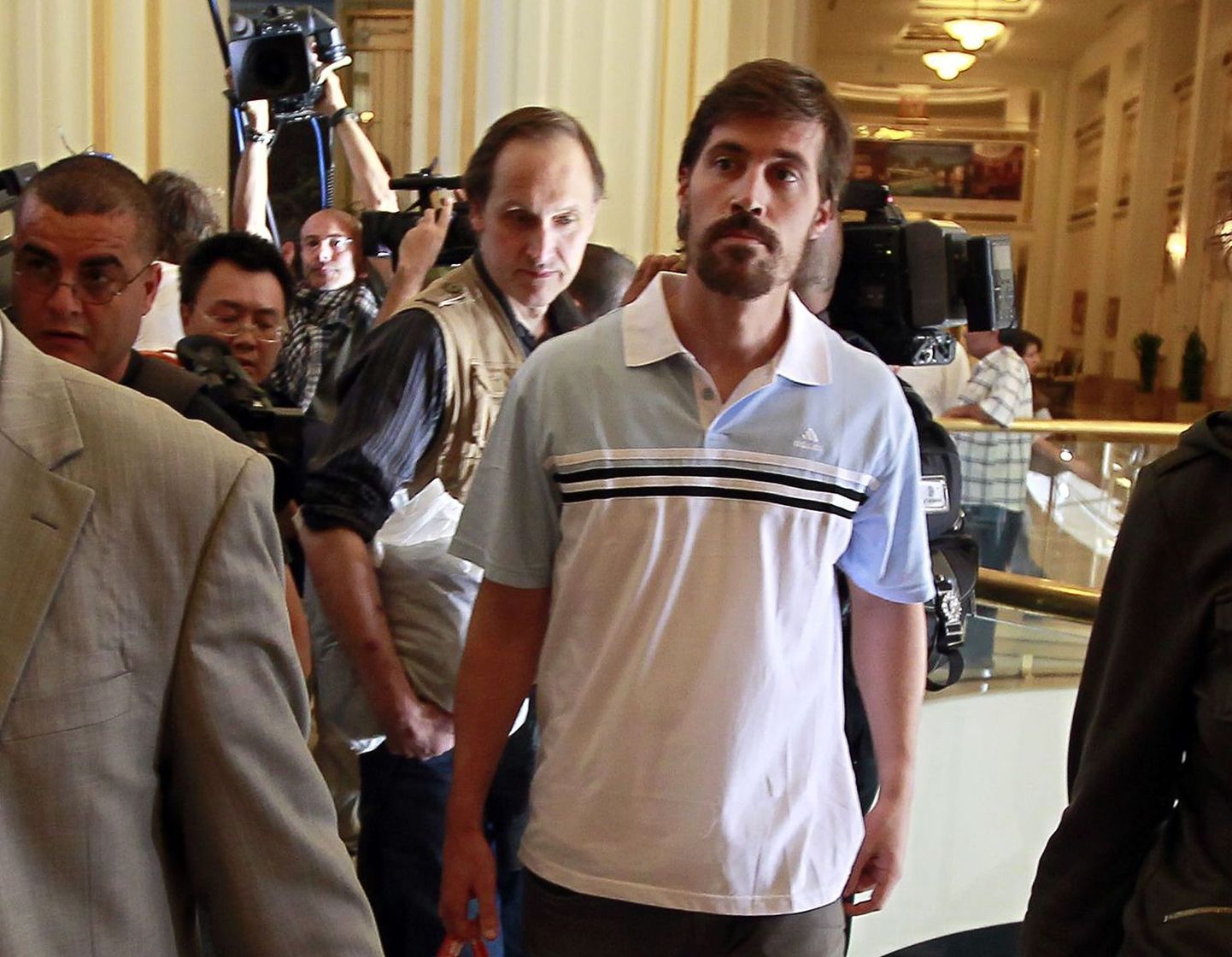 USA ajakirjanik James Foley (paremal).