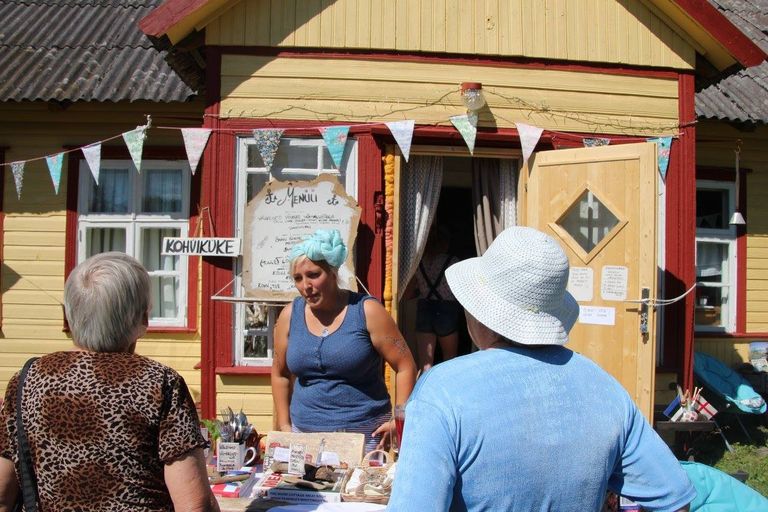 Kogukonnaüritusel "Nädalalõpp Varblas" kahel viimasel aastal toimunud õuekohvikute päev saab sel suvel jätku.