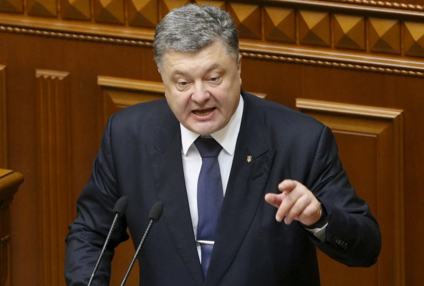 Ukraina president Petro Porošenko üritab rasketes oludes teha nii palju, kui võimalik.
