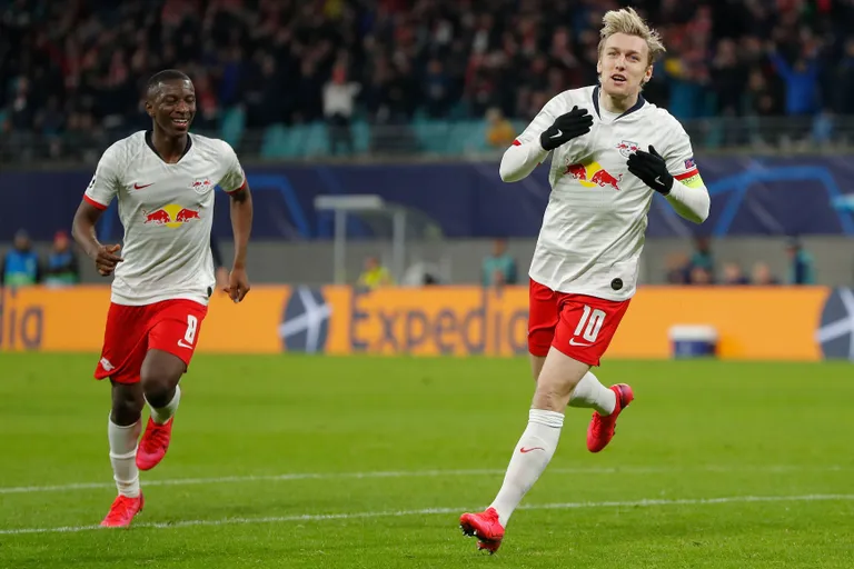 Emil Forsberg (10) tähistamas esimesest puutest löödud väravat.