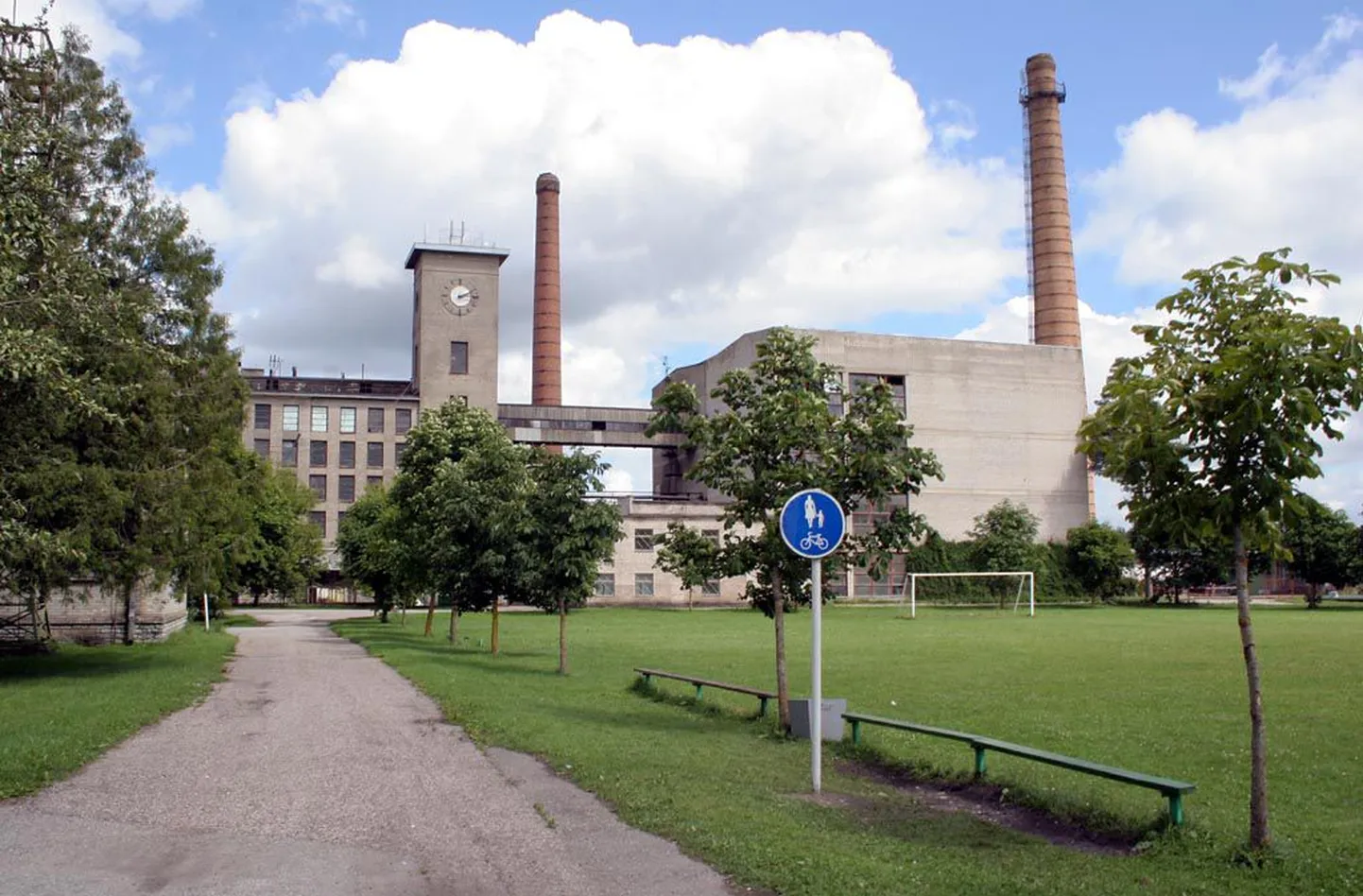 Tootsi suurim tööandja on AS Tootsi Turba briketitehas.