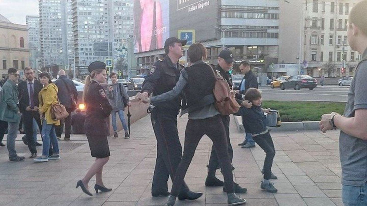 Vahejuhtum leidis aset Moskva kesklinnas, Vozdviženka tänaval.
