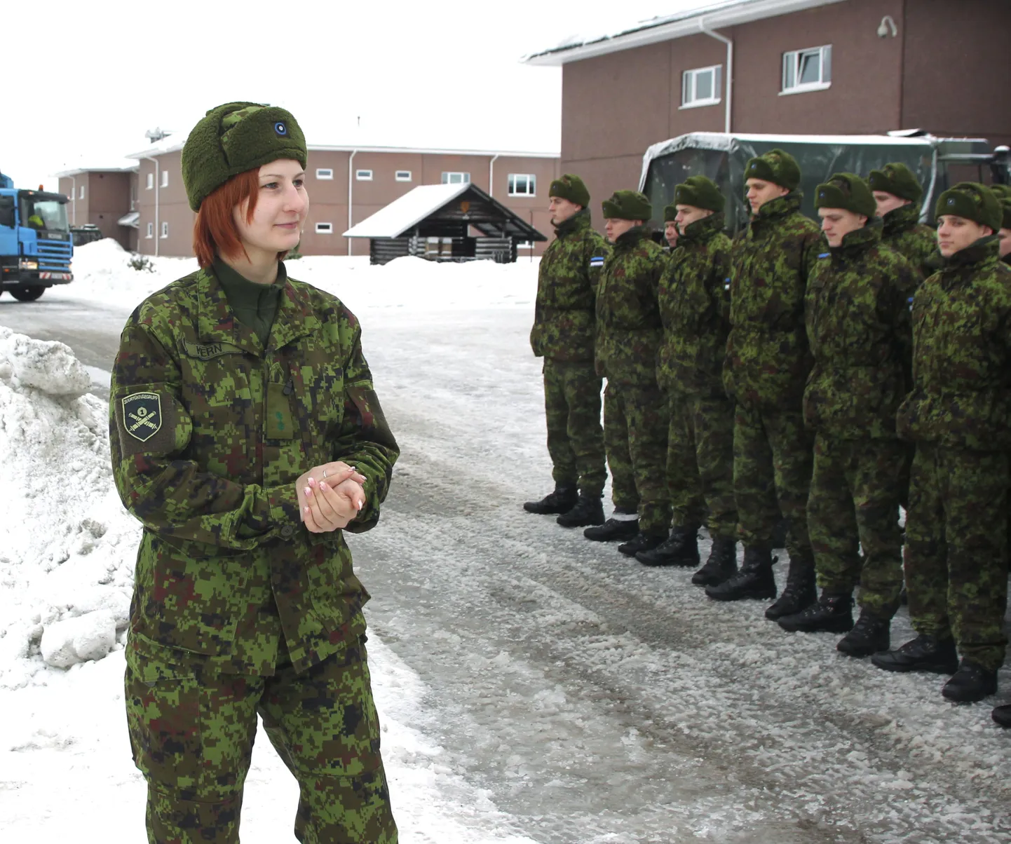 Младший лейтенант-артиллерист Анна Керн служит в Тапа. В ее подчинении 51 новобранец.