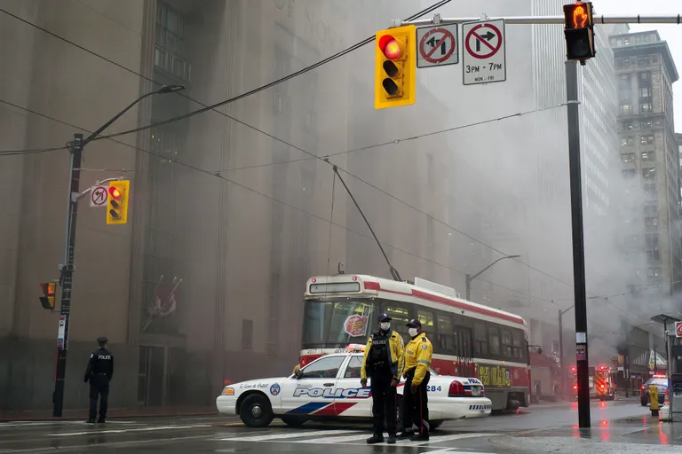 Kanadas Torontos kuuldi plahvatusi, millele järgnes suits