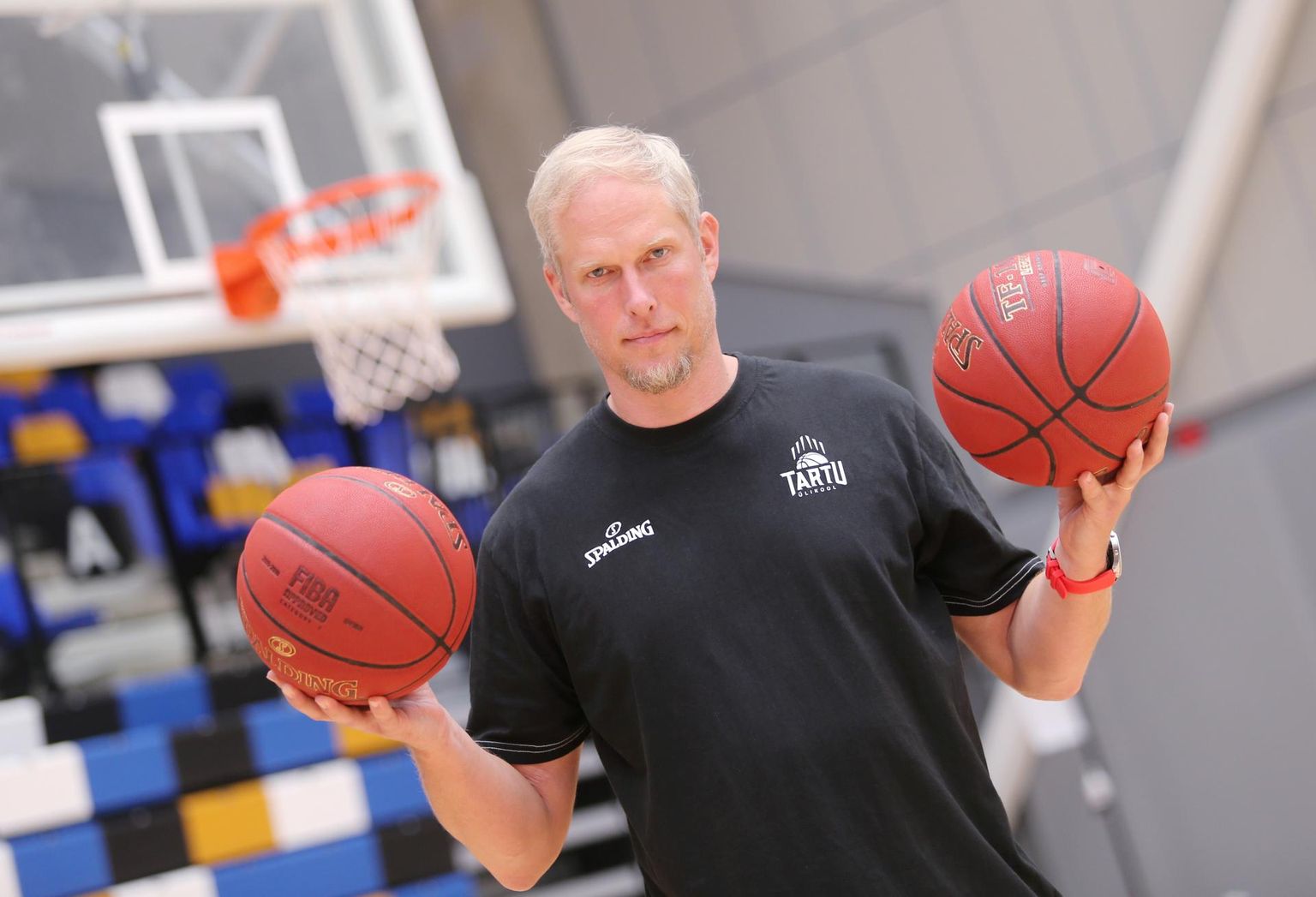 Reedel tähistas Tartu ülikooli korvpallimeeskonna värske peatreener Toomas Kandimaa oma 45. sünnipäeva.