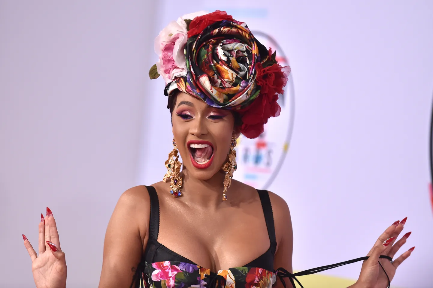 Карди Би на American Music Awards в 2018 году