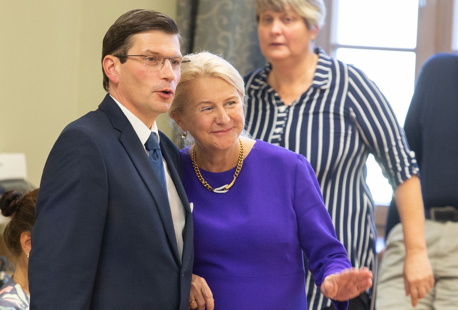 Max Kaur ja Niina Neglason olid Jõhvi poliitikas vastasleerides mitu aastat. Mullu juunis lõid nad liidu, millega pühkisid kolmeks kuuks võimult Nikolai Ossipenko valimisliidu, kes omakorda sügisel nemad võimult tõrjus.